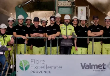 Les équipes Fibre Excellence et Valmet ayant pris part à la reconstruction